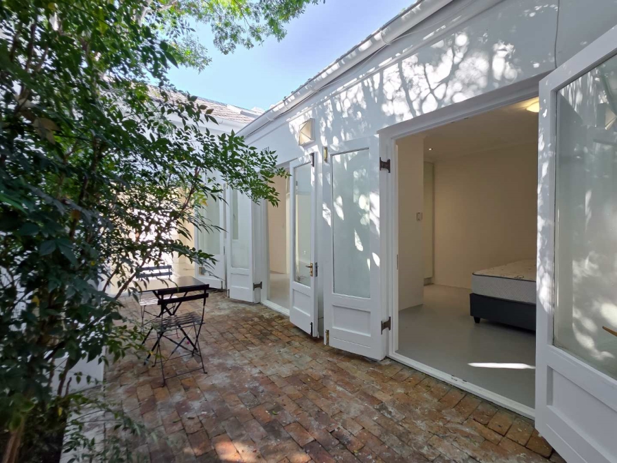 2 Bedroom Property for Sale in Gardens Western Cape